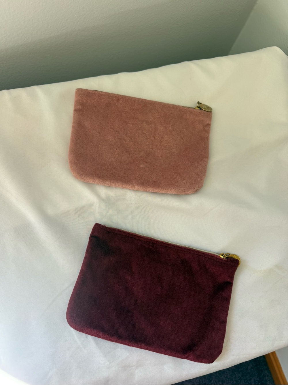 Ipsy Bags - Picture 2 of 10